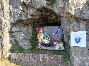 Maccagno, torna il tradizionale presepe incastonato nella roccia al Cinzanino