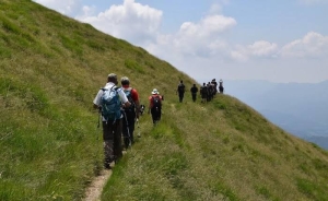 I giovani e la montagna, una scuola a cielo aperto con il CAI di Luino